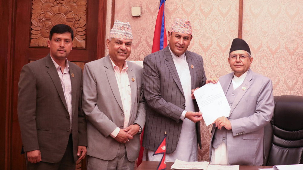 राज्यव्यवस्था समिति सभापति खतिवडाले सभामुख घिमिरेलाई राजीनामा बुझाए