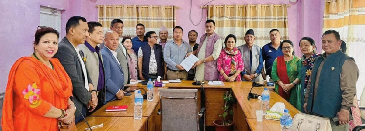 बागमती प्रदेशका मुख्यमन्त्री बहादुर सिंह लामाविरुद्ध अविश्वासको प्रस्ताव दर्ता,वागमती काँग्रेसमा विवाद