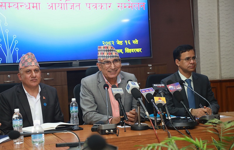 आम्दानी र खर्चको यथार्थपरक बजेटः अर्थमन्त्री पौडेल